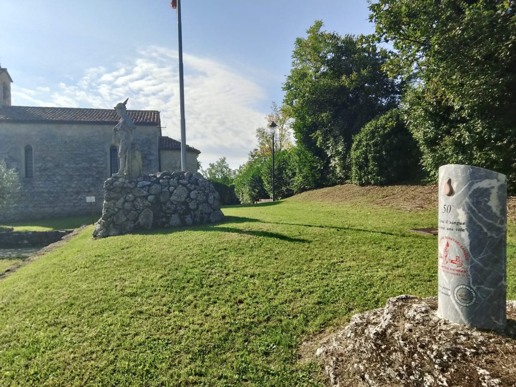monumento al donatore e monumento agli alpini Montecchio Maggiore
